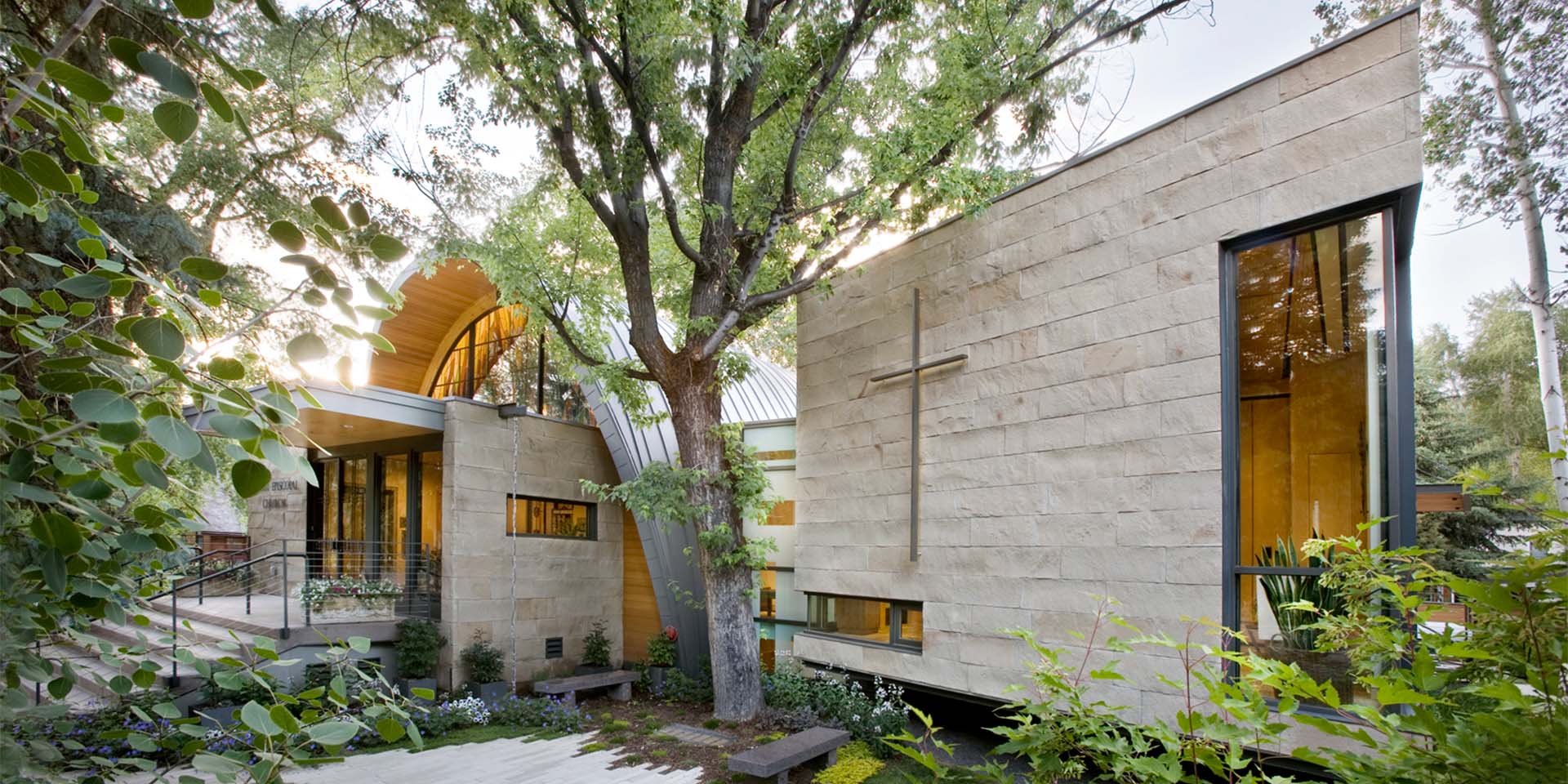 Front Perspec Eve-1920